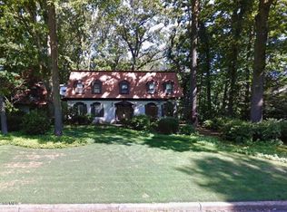 801 Mayflower Ct, Middletown, NJ 07748