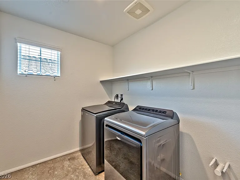 10640 Sariah Skye Ave — Photo 15