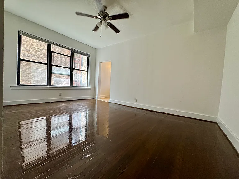 1350 W Winnemac Ave #1 — Photo 8