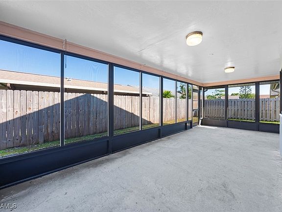 5th image of 9962 Vanillaleaf St