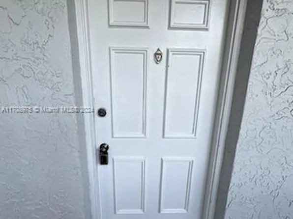 17255 SW 95th Ave APT 260, Palmetto Bay, FL 33157