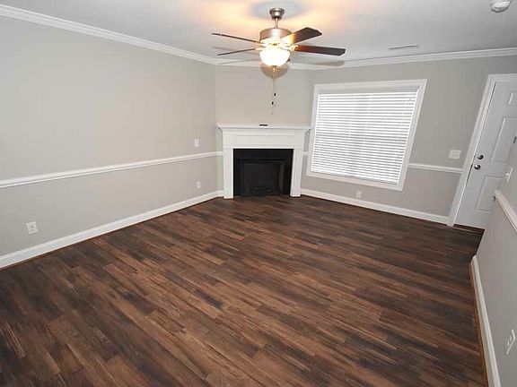 3rd image of 124 Chandler Dr APT B