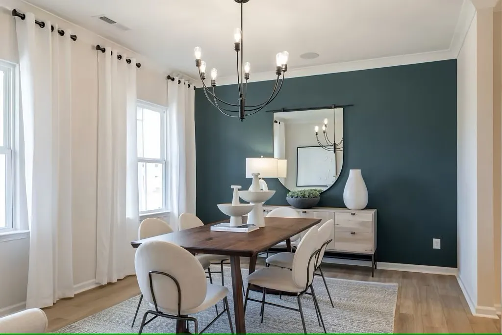 5 bed, 3175 sqft, $3,300 — Photo 2