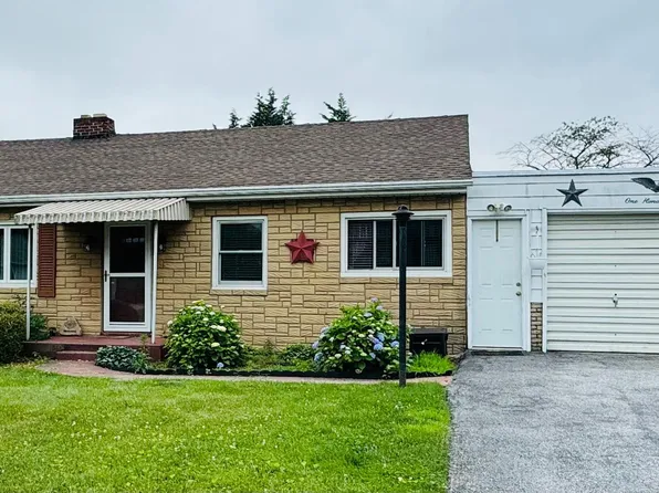 104 Claire Ave, Hellam, PA 17406