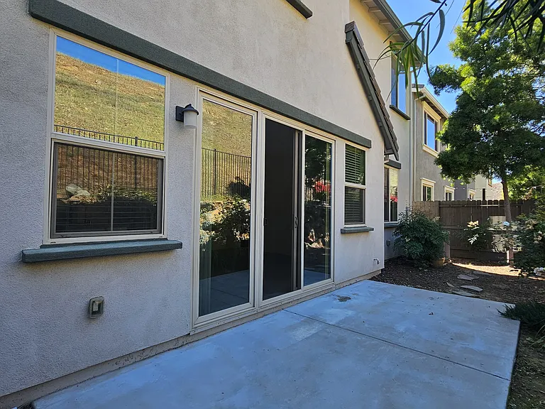 8013 Avanti Dr — Photo 47