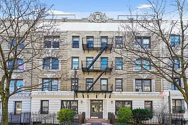 Sold by Avenue Sotheby's International Realty