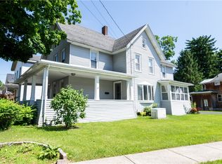2 Maple St, Lyons, NY 14489