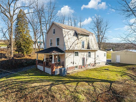 2nd image of 416 Pine Run Rd