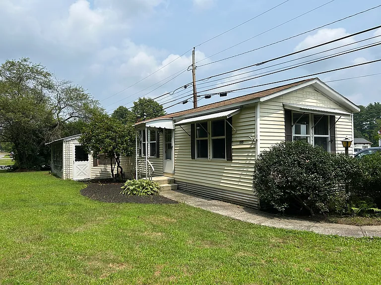 135 Blake Dr — Photo 1