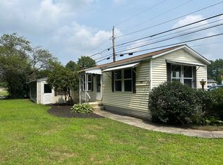 135 Blake Dr, White River Junction, VT 05001