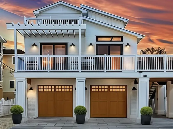 210 N 14th St, Surf City, NJ 08008