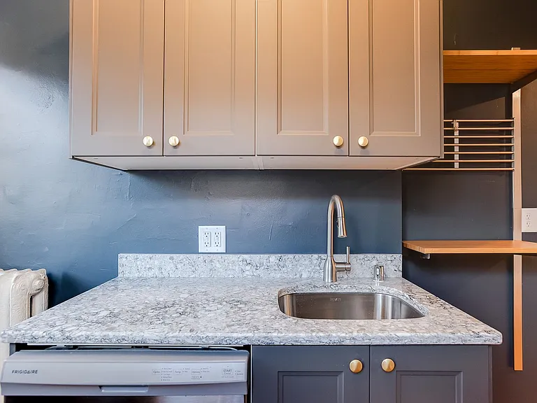 424 Smith — Photo 35