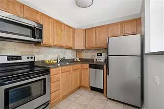 55 W. Chestnut — Photo 16