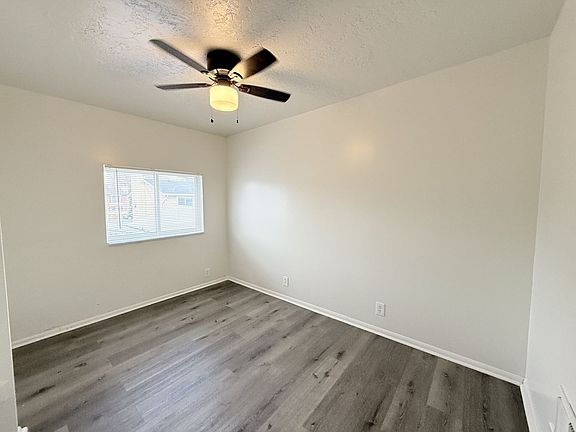 5th image of 951 N Redwood Rd #951-6