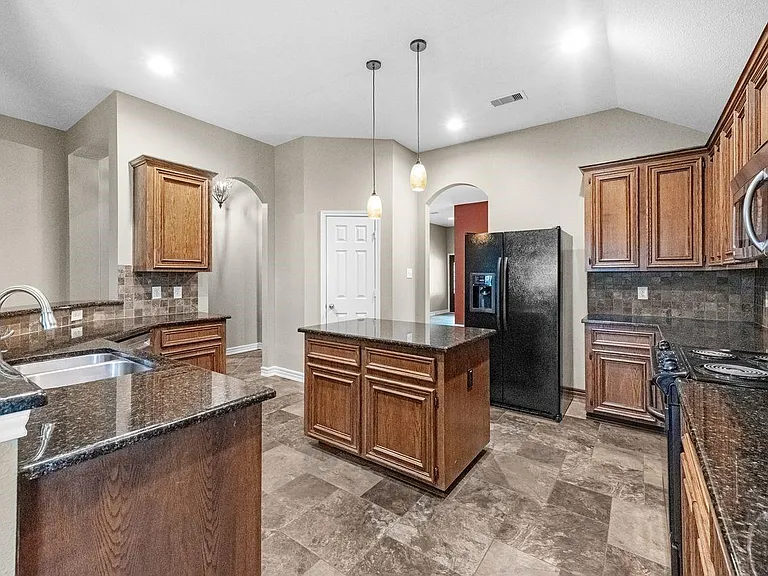 27723 Amy Willow Ln — Photo 9