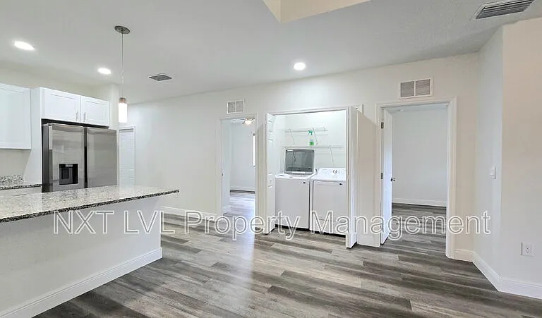 5050 Jones Dr — Photo 10