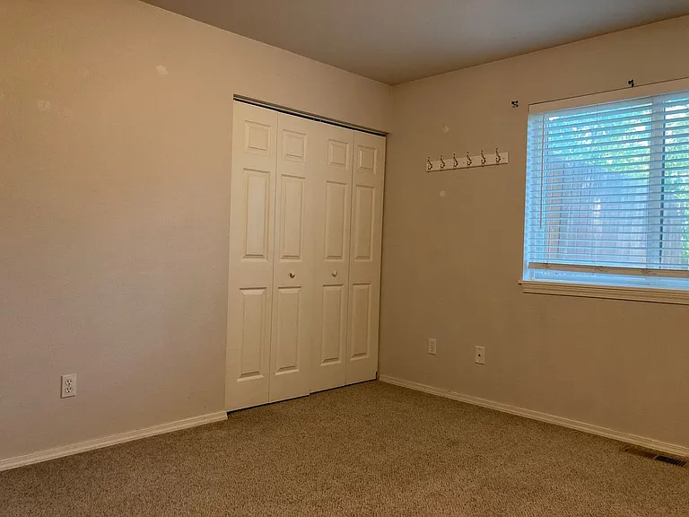 2512 Daisy Dr — Photo 7