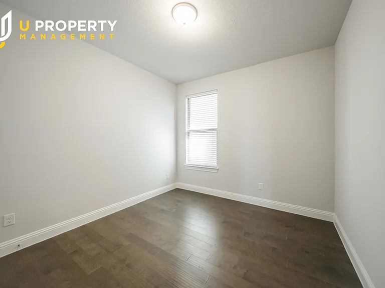 3902 Aventino Ct — Photo 12