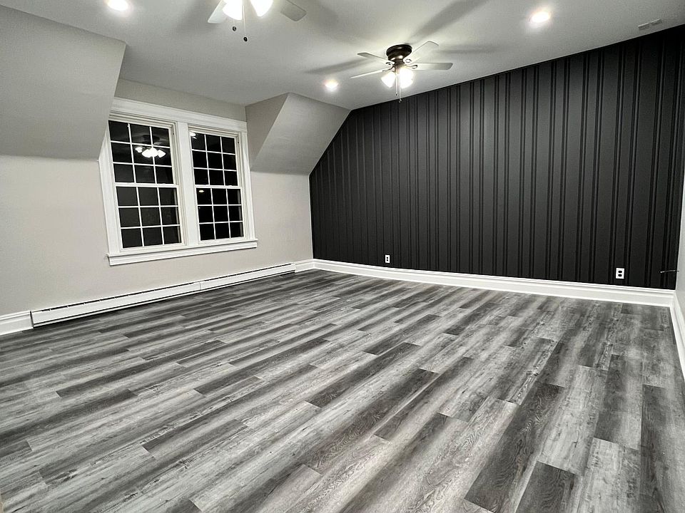 1st image of 3042 Calwagner Ave