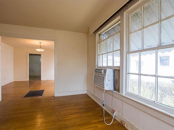 4th image of 1210 W Jefferson Ave