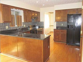 3rd image of 6983 Raymond Dr
