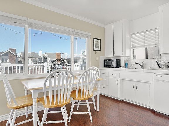 3rd image of 202 30th St #B