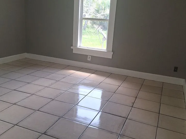 711 N Virginia Ave — Photo 5