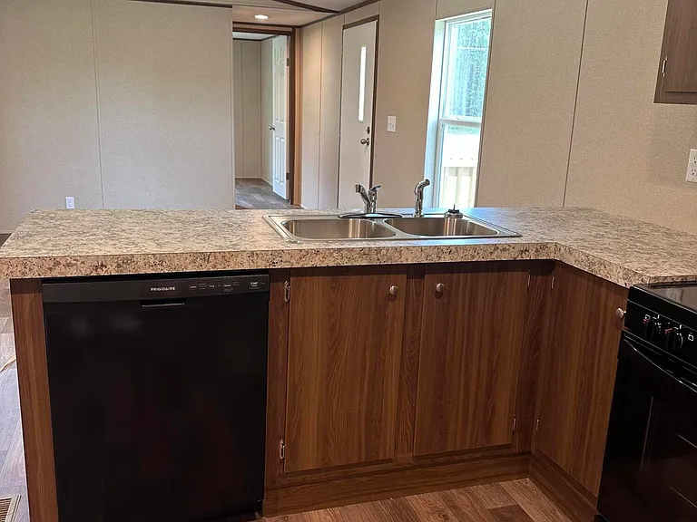 113 Orton Ln — Photo 2