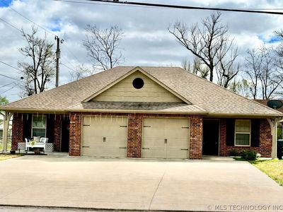 607 E 11th St, Claremore, OK, 74017