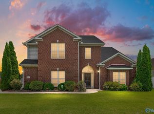 305 Spencer Lakes Dr, Meridianville, AL 35759
