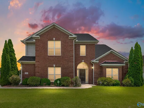 305 Spencer Lakes Dr, Meridianville, AL 35759