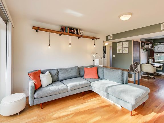3rd image of 7531 N Damen Ave #2