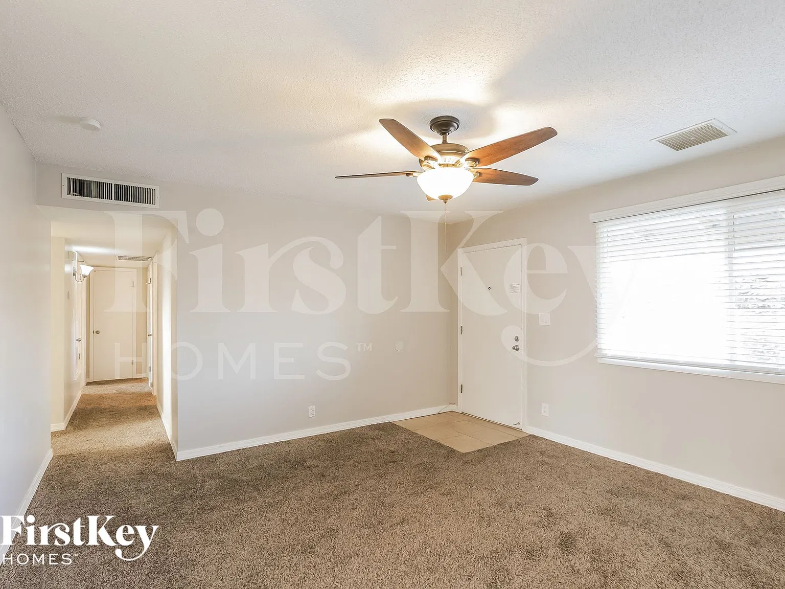3 bed, 2.0 bath, 1646 sqft, $2,205 — Photo 4
