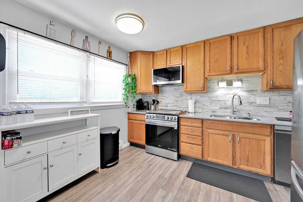 13-Kitchen