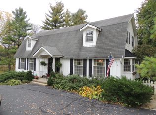 10697 Braeburn Rd, Barrington, IL 60010