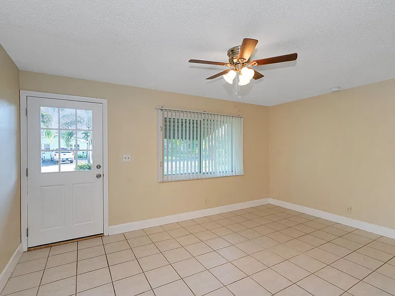 2716 SW 46th St #2 — Photo 9
