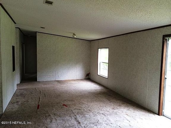 LIVING ROOM-B