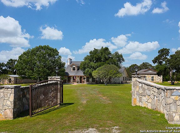 4th image of 25107 Cedar Creek Dr