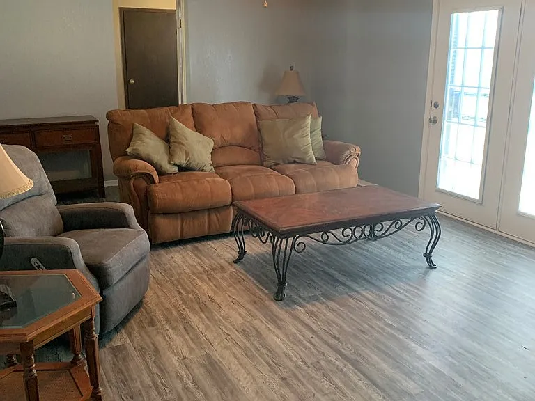 984 E Schirra Dr — Photo 10