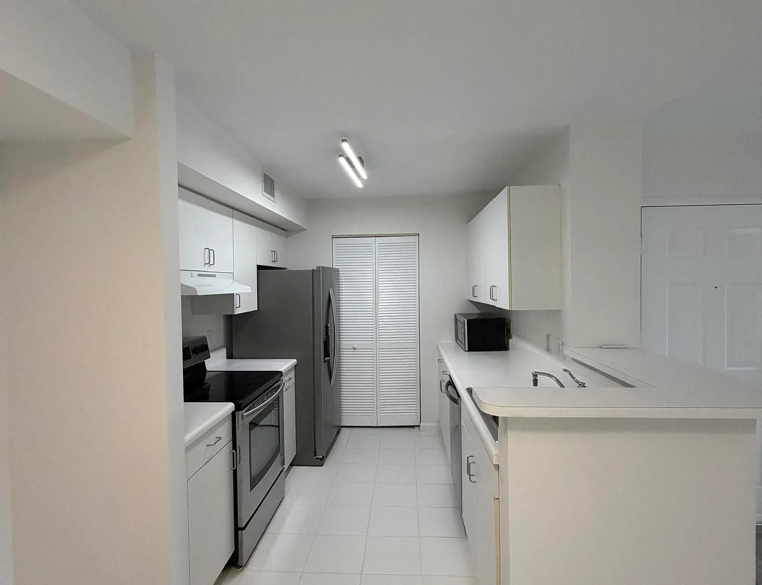1 bed, 1.0 bath, 684 sqft, $1,800 — Photo 4