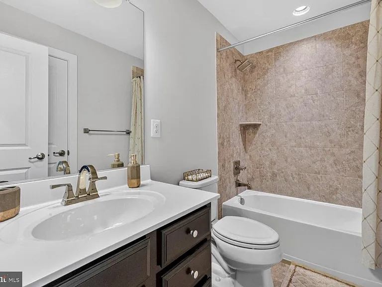 7314 Taylors Hill Ln — Photo 22