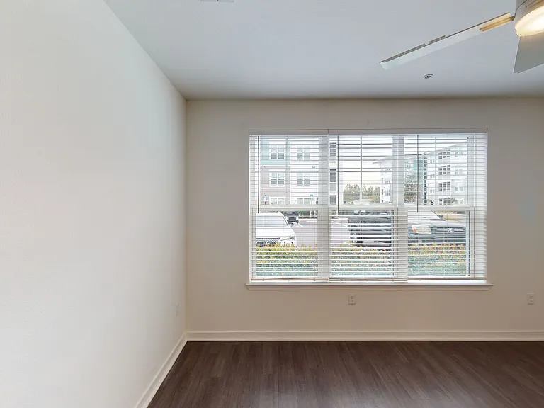 Essex Luxe Apartments — Photo 78
