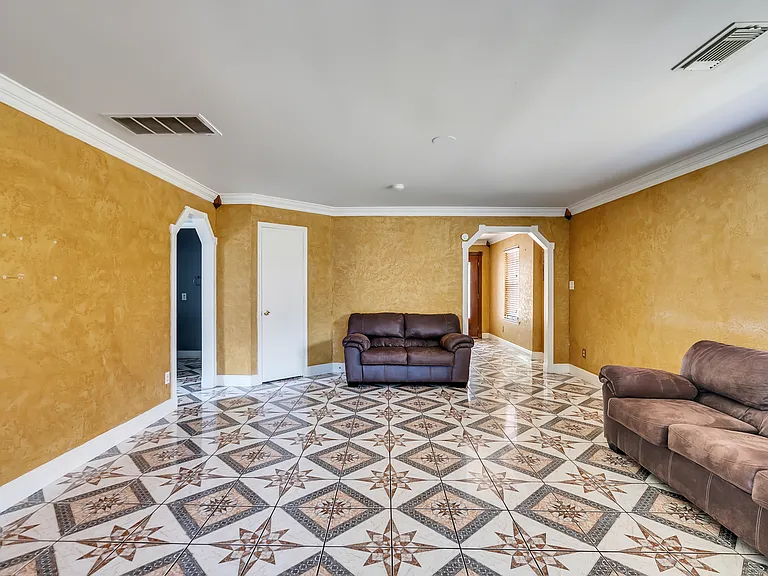 11319 Lindenloch Ln — Photo 28