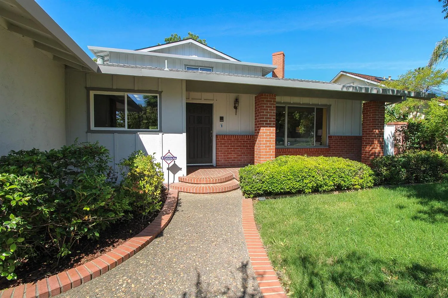 514 Berkeley Way photo 1