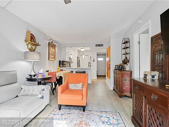 5th image of 2918 NE 8th Ter APT 104