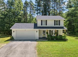 9941 Bur Oak Dr, Interlochen, MI 49643