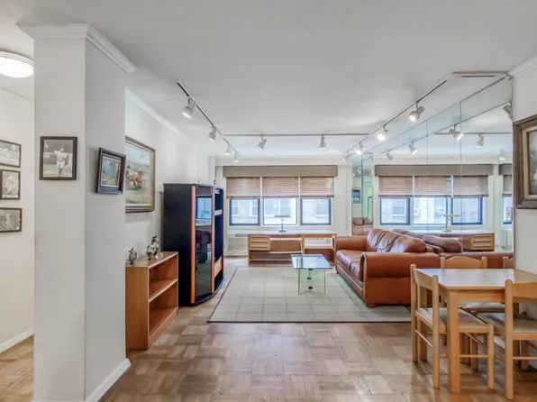 220 East 54th Street 6A image 2 of 12