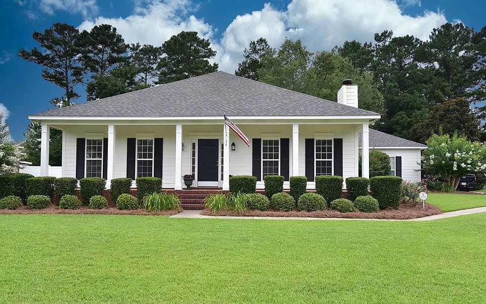 1st image of 136 Willow Lake Dr