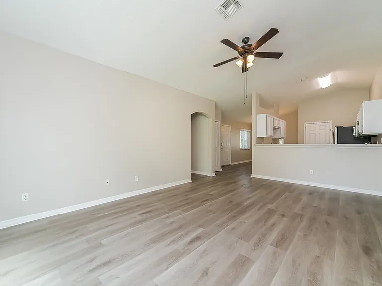 1323 Hillview Dr — Photo 6