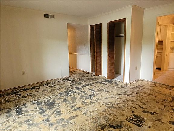 5th image of 2200 Sunderland Rd APT 130K